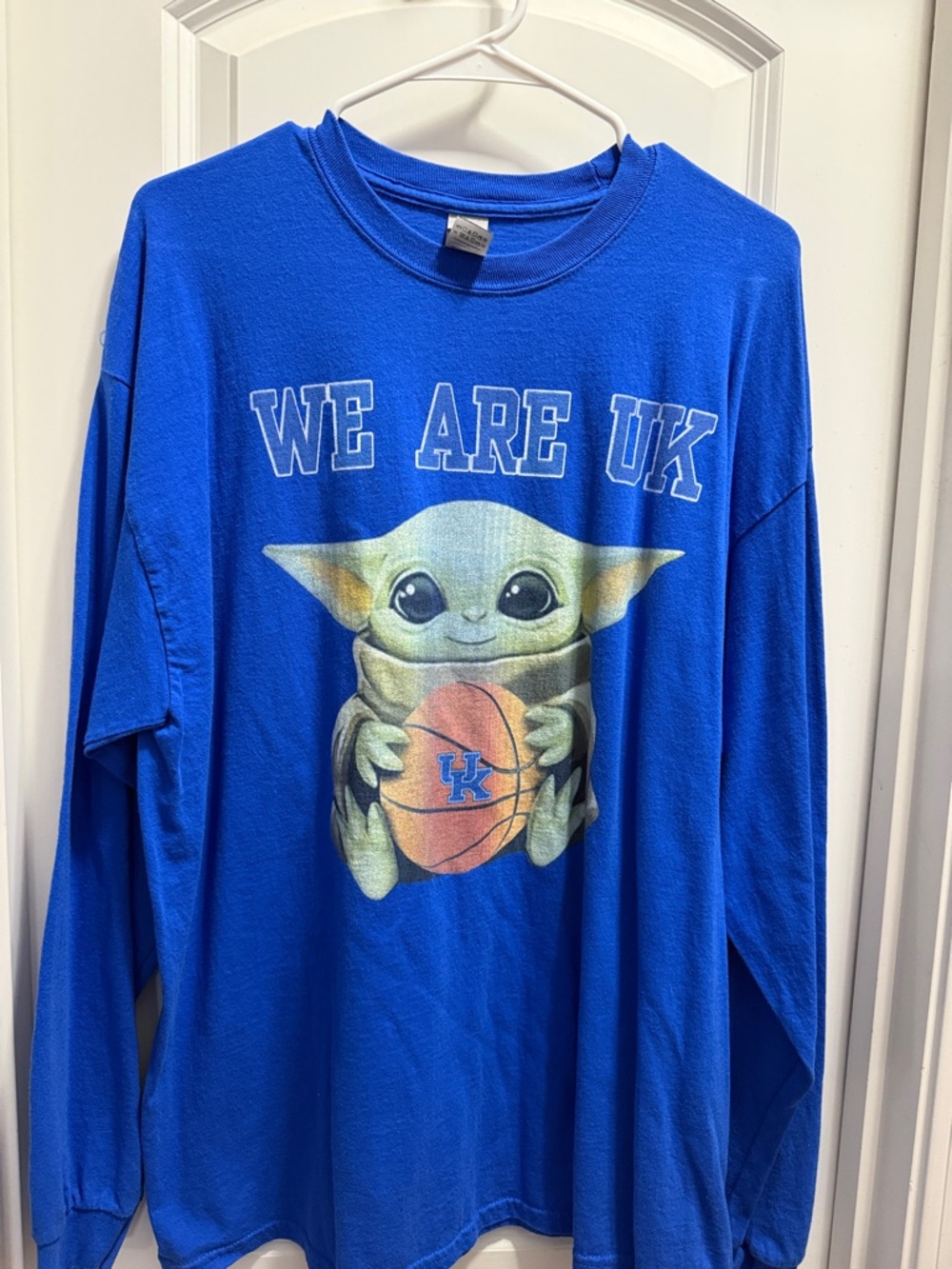 University of Kentucky Basketball Long-Sleeve Shirt with Star Wars. Size XL